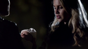 Résumé de l’épisode 22 saison 1  From a Cradle to a Grave Rebekah Hope
