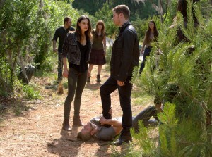 2x02 Alive&Kicking - Hayley Oliver et Klaus