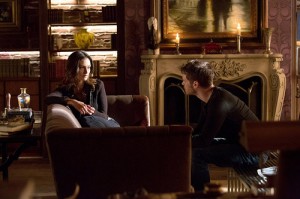 2x01 Rebirth - Hayley et Klaus