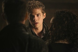 2x13 The Devil is Damned  (9)