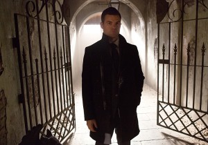 3x10 A Ghost Along the Mississippi - Elijah