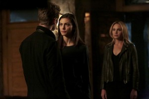 3x11 Wild at Heart - Klaus Hayley Cami