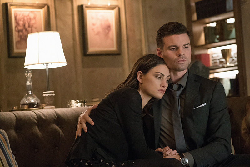 3x20 Where Nothing Stays Buried - Hayley et Elijah